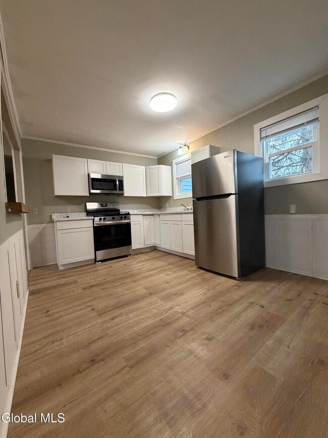 Building Photo - 20 Baldwin Ave