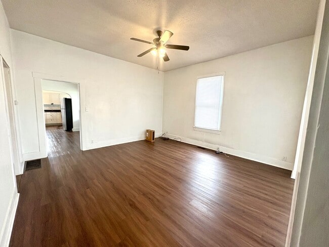 Building Photo - 595 N Washington St