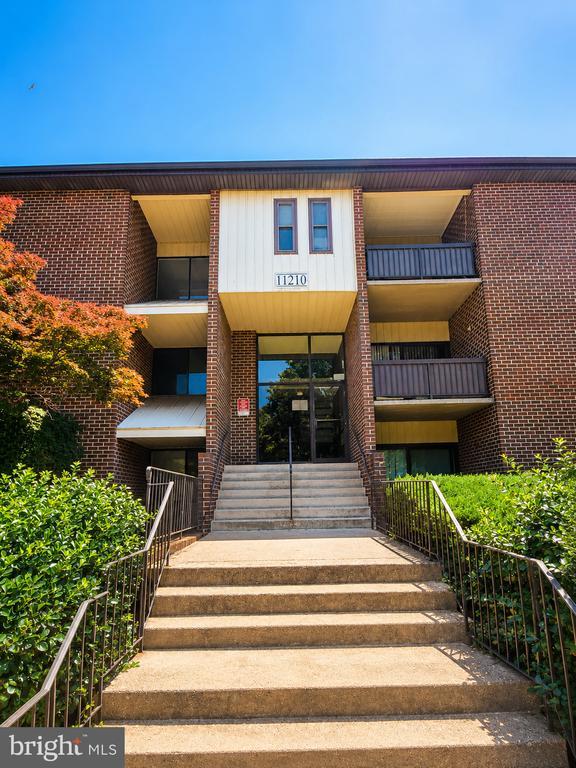 Building Photo - 11210 Cherry Hill Rd