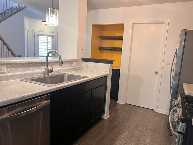 Building Photo - 2407 Stoughton Cir