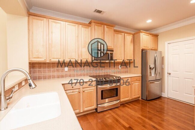 Building Photo - 3 Bedroom Townhome for Rent- Peachtree Rid...