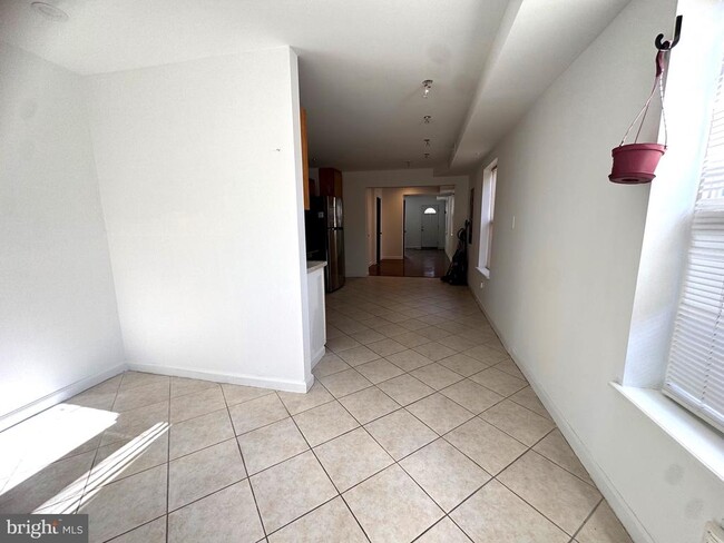 Building Photo - 208 S Washington St