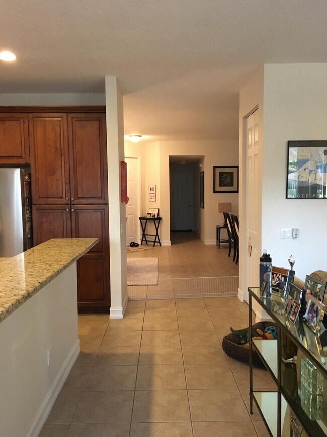 Building Photo - 8845 Sandy Crest Ln