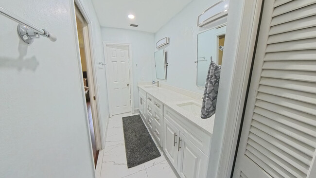 Building Photo - 13484 Jonquil Ct