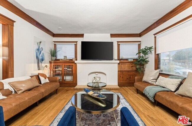 Building Photo - 736 Redondo Ave