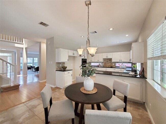 Building Photo - 11105 Crossland Dr