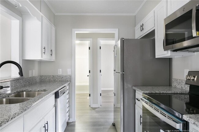 Building Photo - 7128 Old Castle Dr