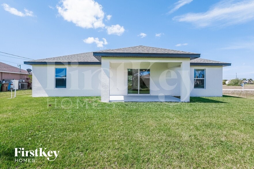 Building Photo - 1215 NE 2nd Pl