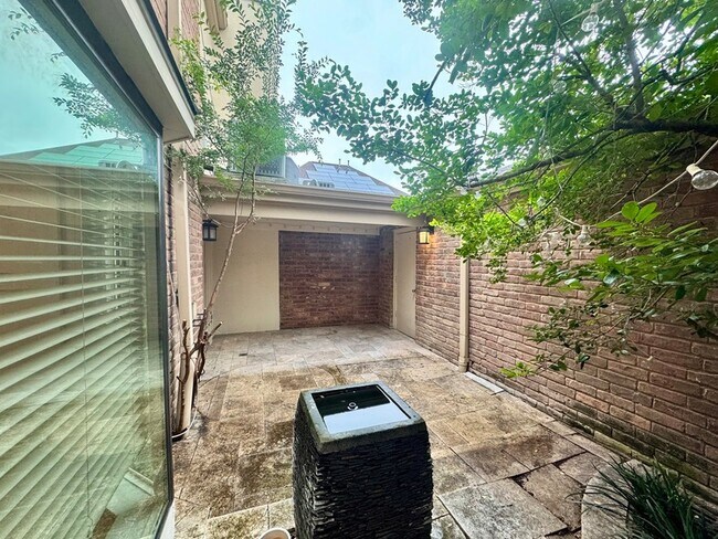 Building Photo - 2323 Bering Dr