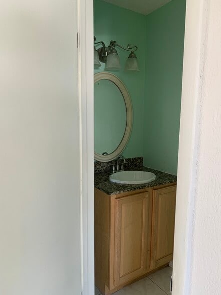 Building Photo - 2138 19th Ave SW