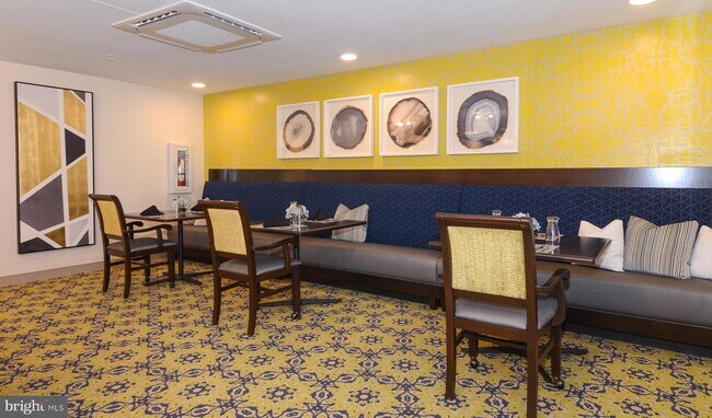 Building Photo - 2222 Colts Neck Rd