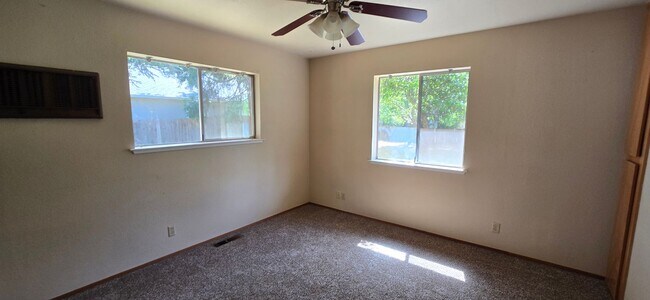 Building Photo - 2 bedroom home in Grass Valley