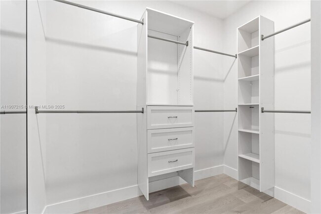 Building Photo - 5734 Buchanan St