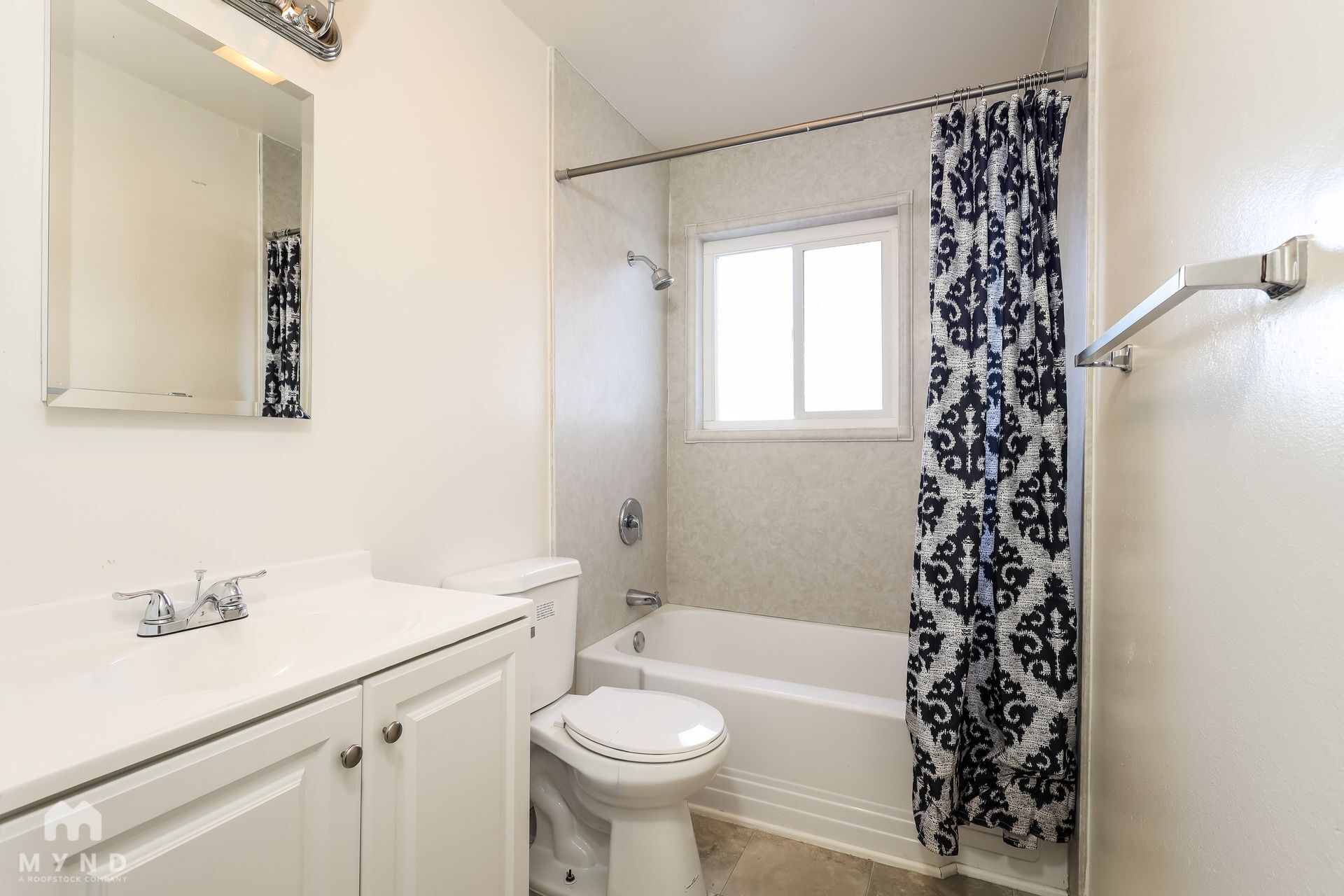 Building Photo - 230 Burns St