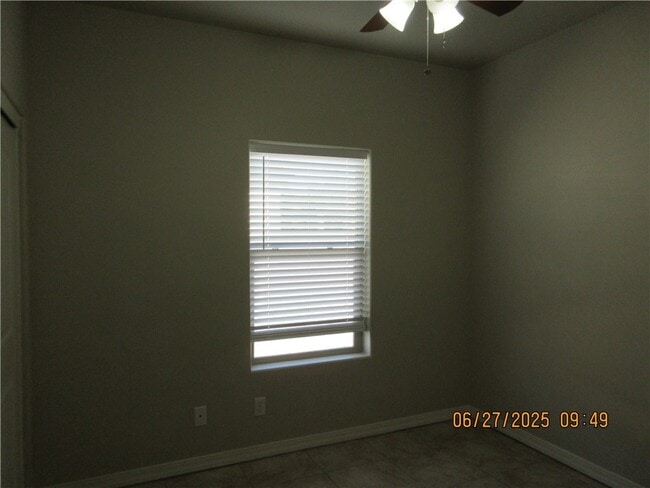 Building Photo - 945 Sheldon Ave