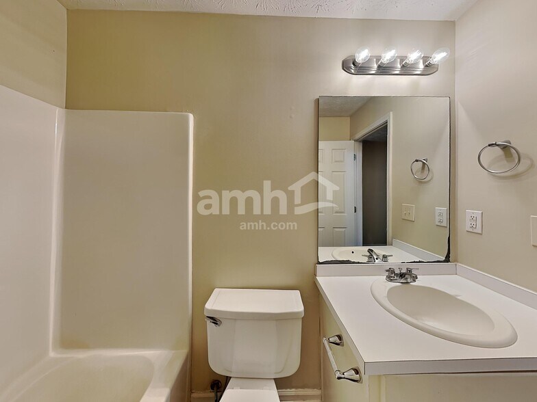 Building Photo - 445 Allens Landing Ct