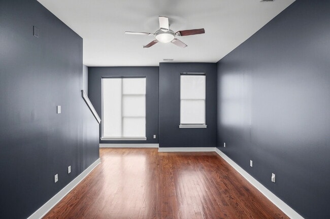 Building Photo - Modern Multi-Level 2BR Retreat with Garage Near Uptown Charlotte