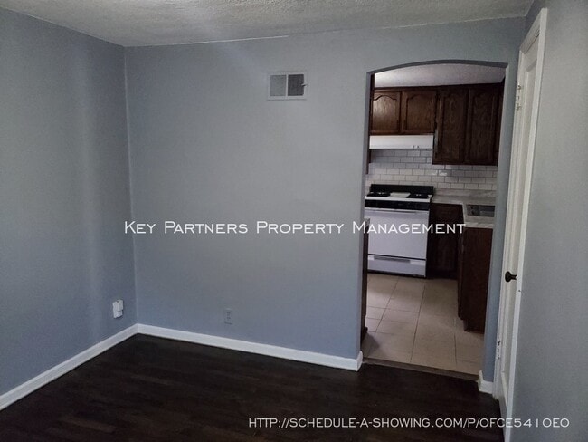 Building Photo - 7809 Madison Ave - Cute!