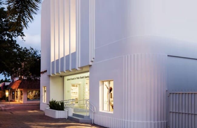 Building Photo - 114 S Lakeside Dr