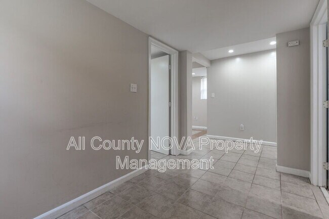 Building Photo - 4141 21st Rd N