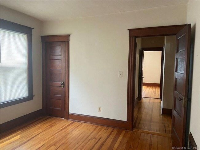 Building Photo - 53 Oakwood Ave