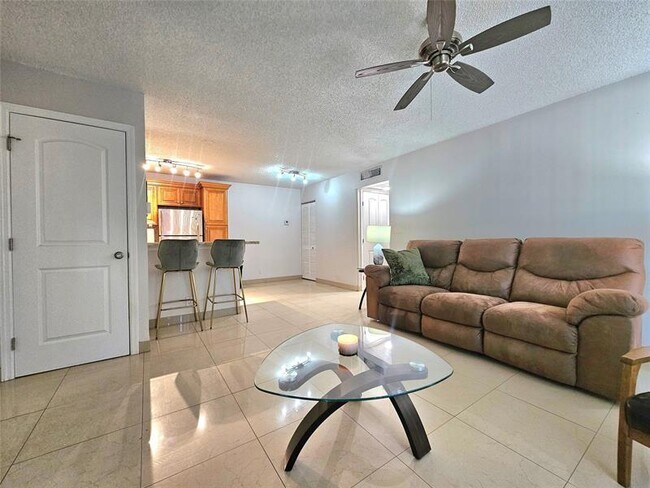 Building Photo - 701 Lyons Rd