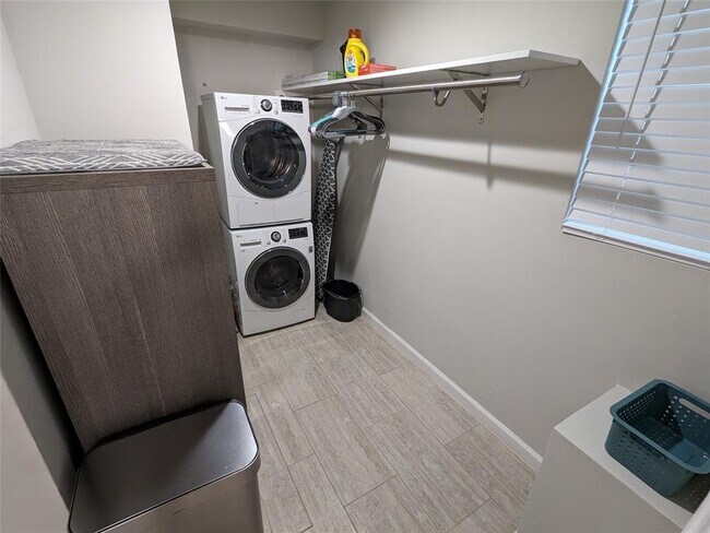 Building Photo - 3110 Red River St