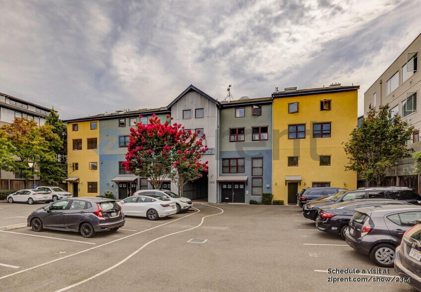 Building Photo - Unit 214