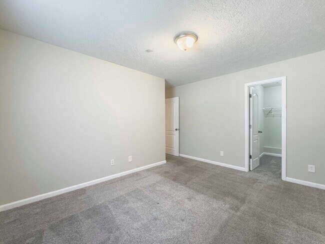 Building Photo - 1640-C Golf Club Lane