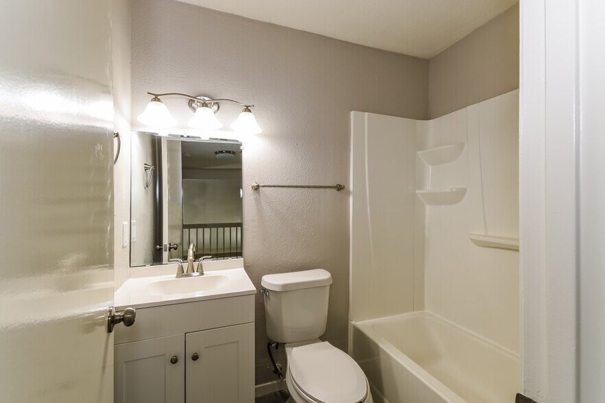 Building Photo - 12230 Villa Lea Ln