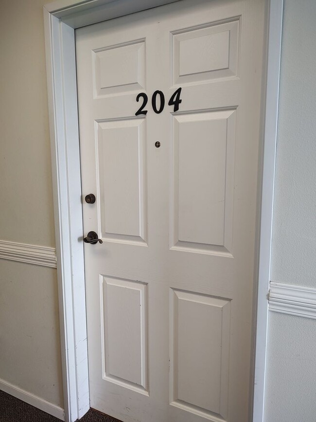 Building Photo - Diamond Valley Apartments