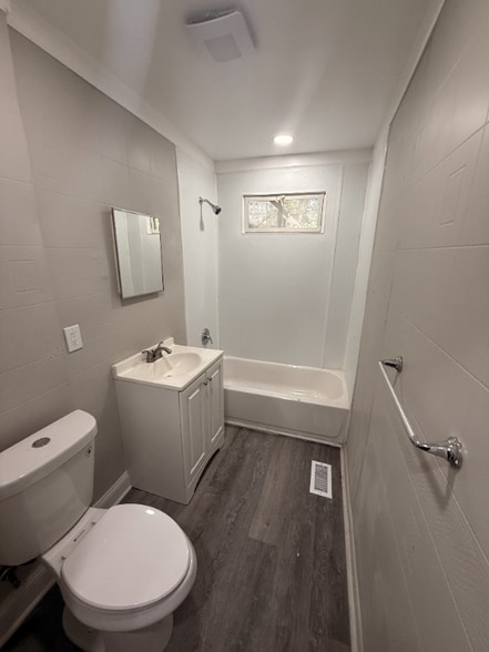 Building Photo - 4431 The Paseo