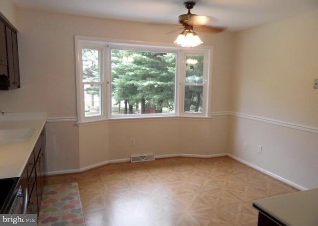 Building Photo - 9400 Tiller Dr