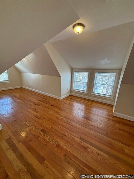 Building Photo - 9 Nottingham St