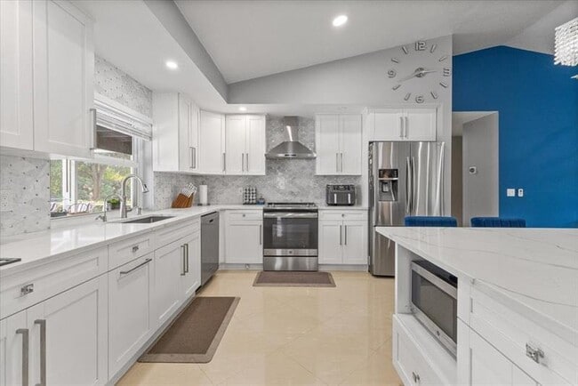 Building Photo - 10082 Harbourtown Ct