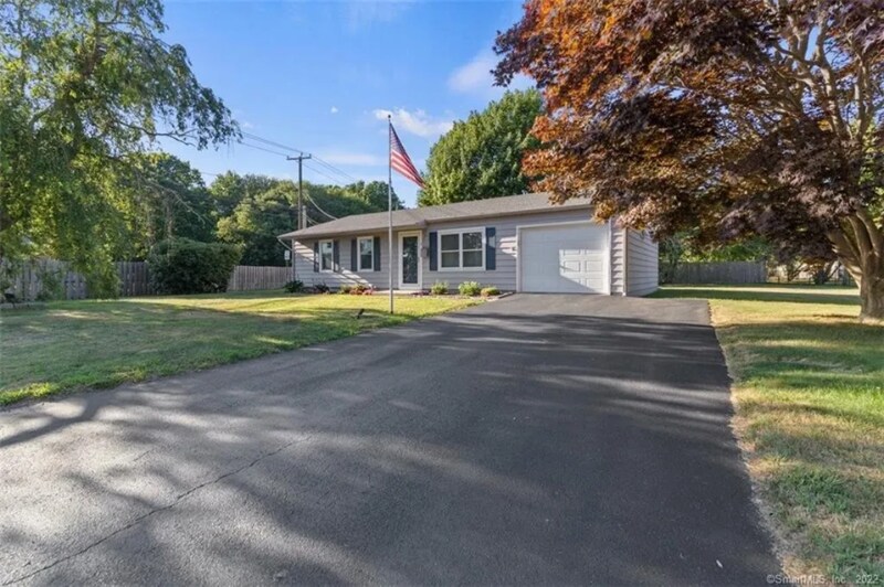 Primary Photo - 8 Indian Field Rd