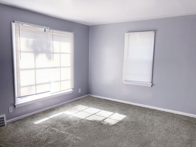 Building Photo - 3-BED, 1 BATH BEAUTIFUL  SINGLE- FAMILY HOME IN MAPLE HEIGHTS!