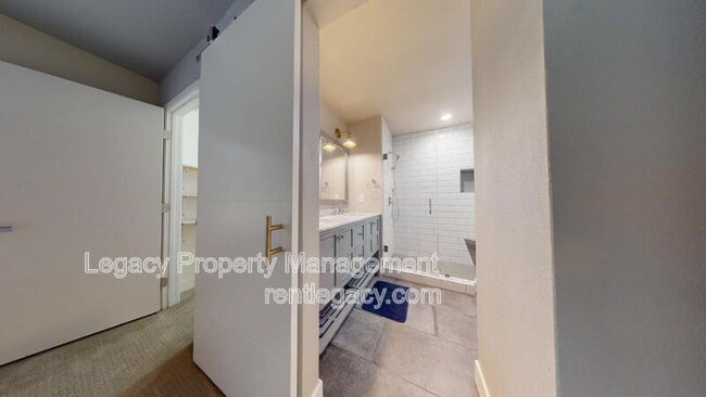 Building Photo - 134 Hartnell Pl