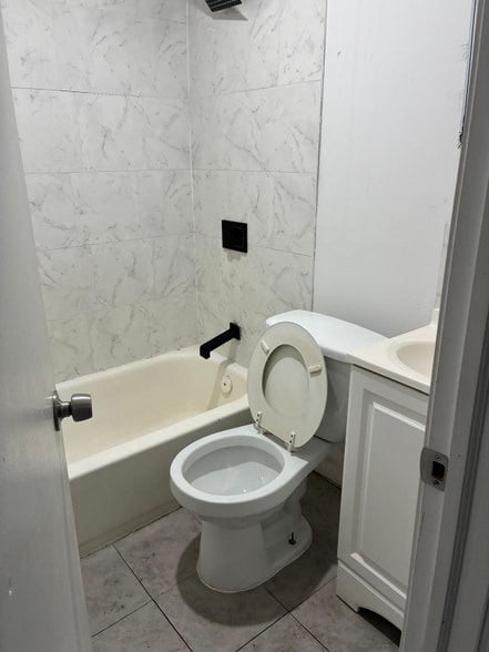 Building Photo - 11 Ridgewood St