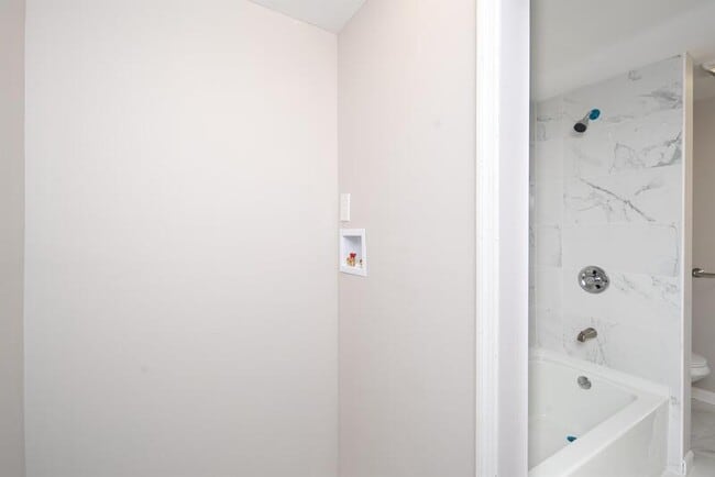 Building Photo - 719 5th Ave