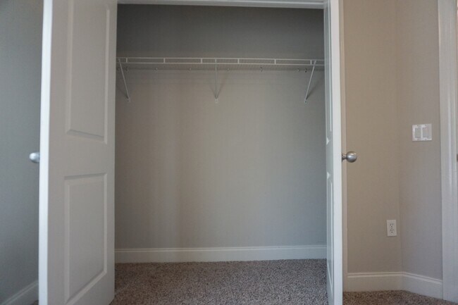 Building Photo - 108 Creve Core Dr