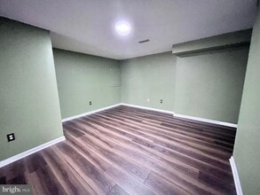 Building Photo - 2847 Linden Knoll Ct