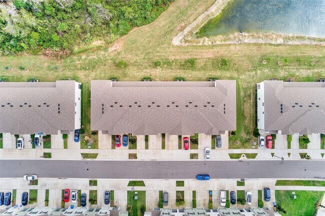 Building Photo - 11130 Crescent Deer Dr