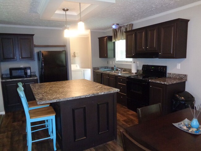 Building Photo - One Level House FOR RENT with a Country Se...