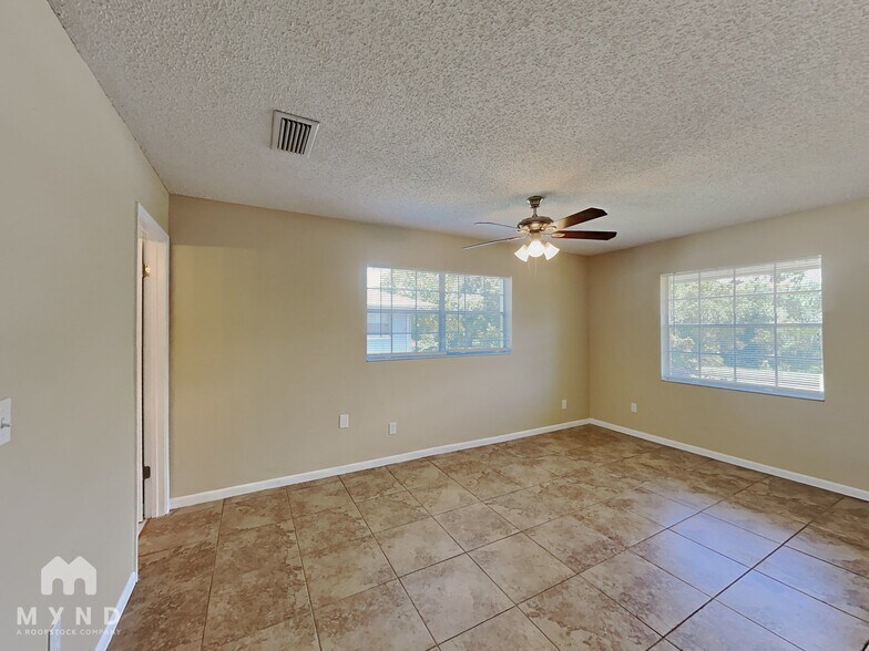 Building Photo - 12431 Brookside St