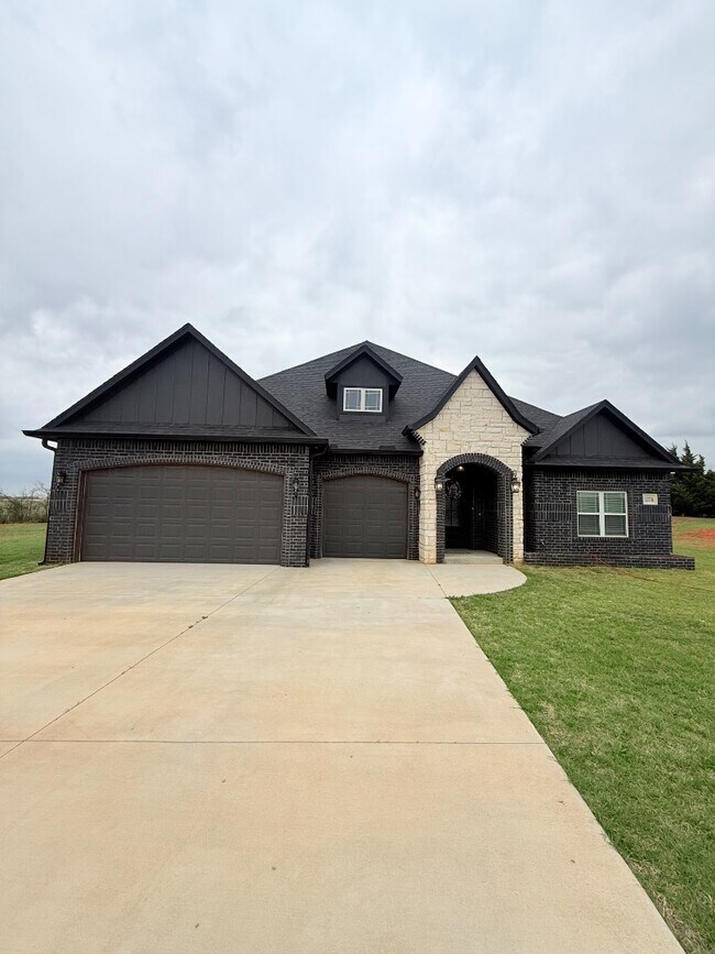 Building Photo - 2276 County Rd 1333