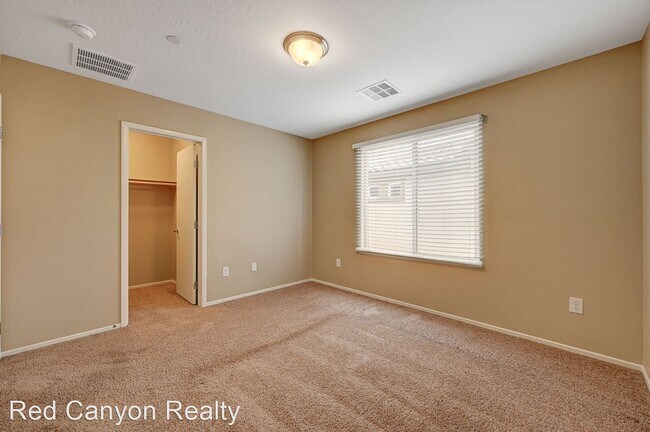 Building Photo - 5 br, 3 bath House - 3321 Nicki Cometa St