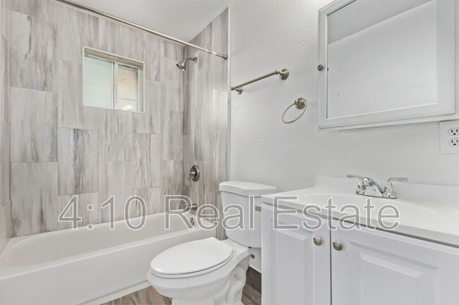 Building Photo - 1117 N 13th St