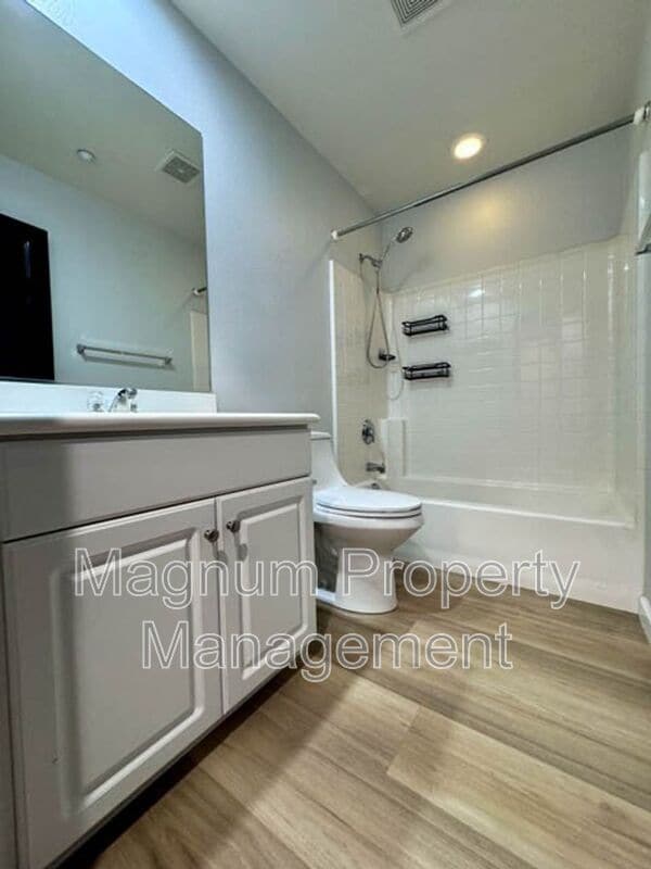 Building Photo - 33620 Willow Haven Ln