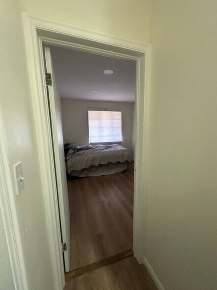 Building Photo - 1636 S 200 E